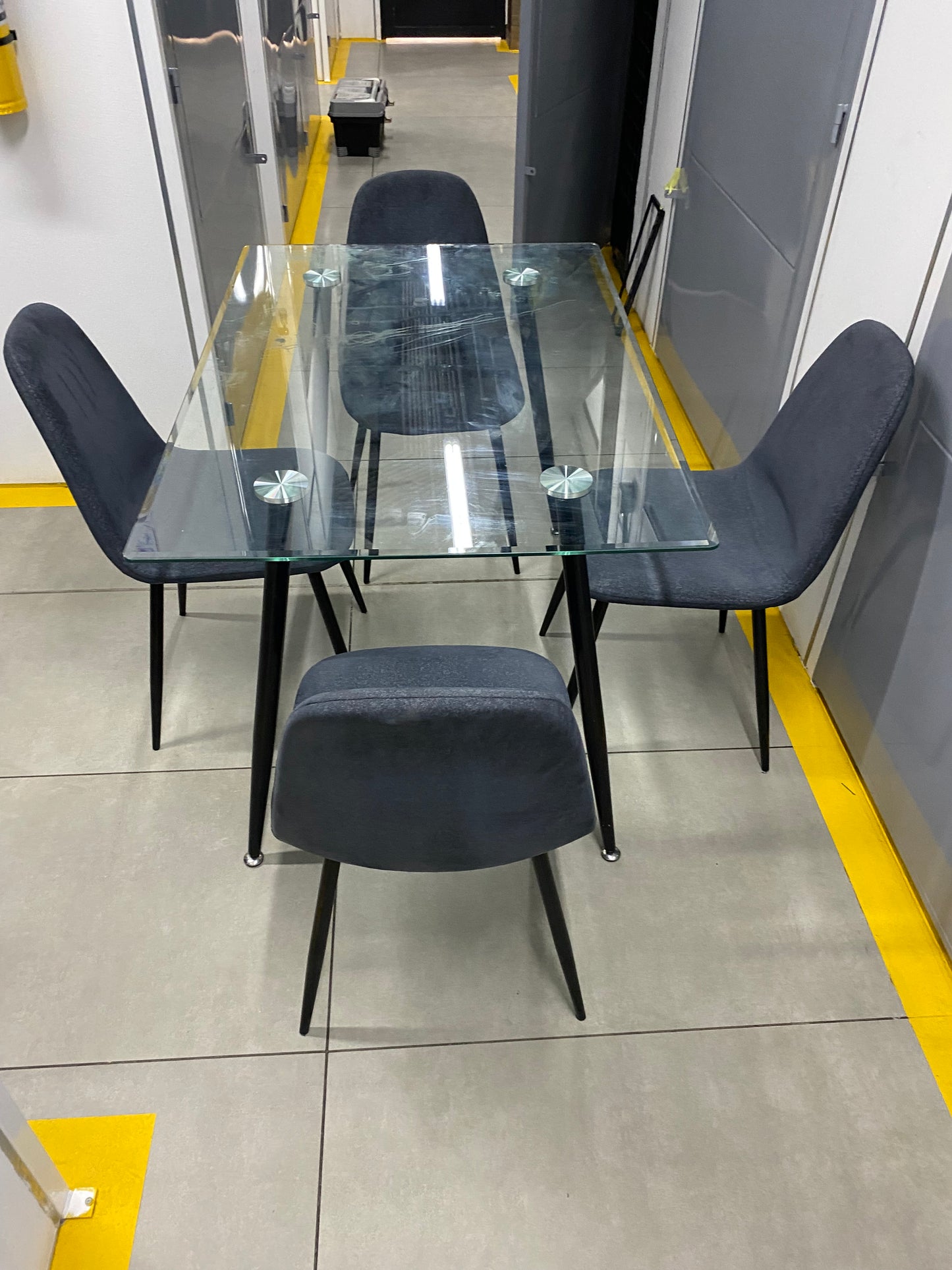 Comedor Moderno 4 Sillas con Mesa de Vidrio Templado