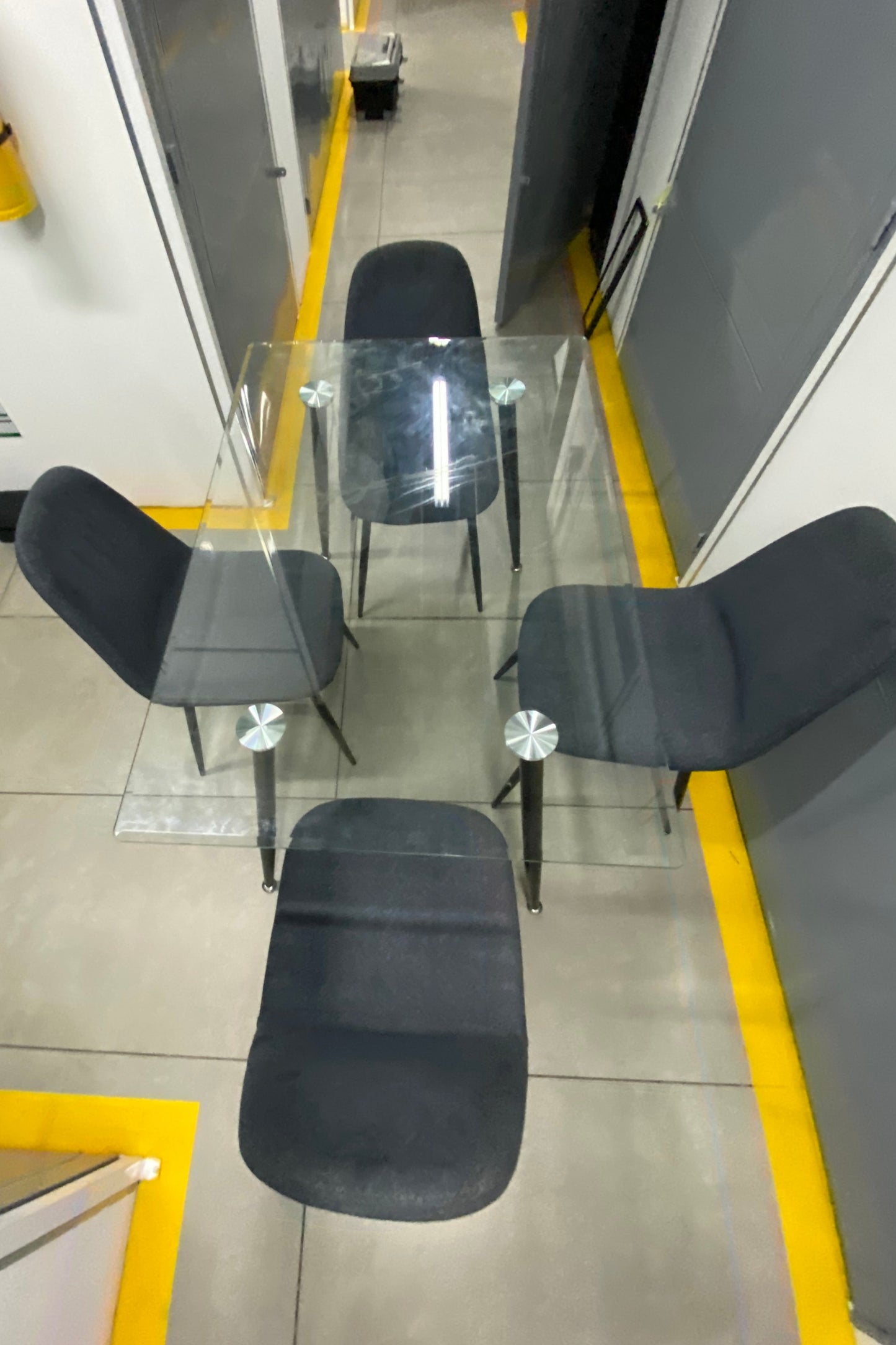 Comedor Moderno 4 Sillas con Mesa de Vidrio Templado