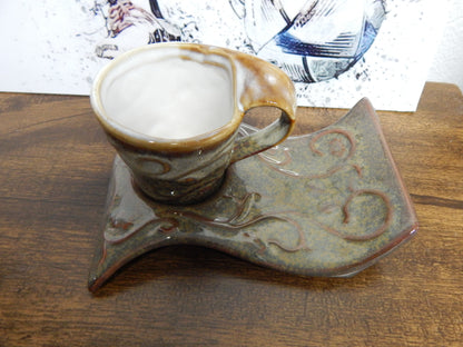 Set de Cerámica Artesanal con Platos de Diseño Ondulado