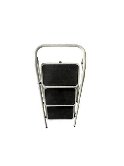 Escalera plegable de tres pasos en acero con peldaños antideslizantes