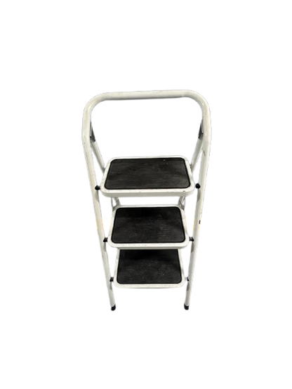 Escalera plegable de tres pasos en acero con peldaños antideslizantes