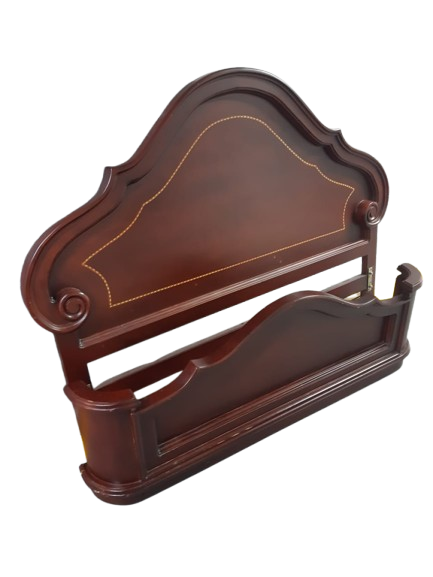 Cama doble en madera