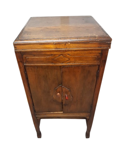 Vitrina (vitrola) en madera