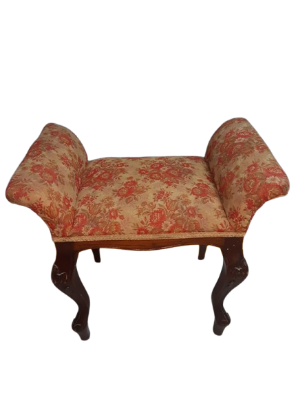 Butaca en madera de estilo antiguo