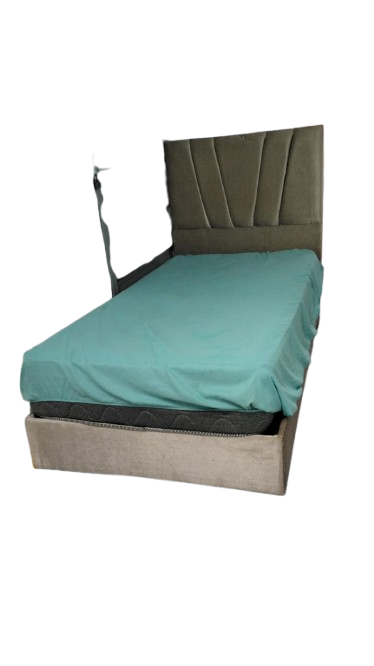 Cama con cabecero tapizado